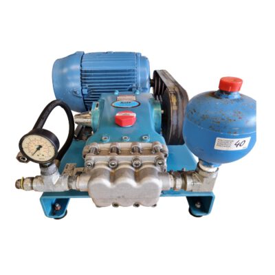 CAT PUMPS Hochdruck Pumpe mit W22 IE1 Drehstrommotor