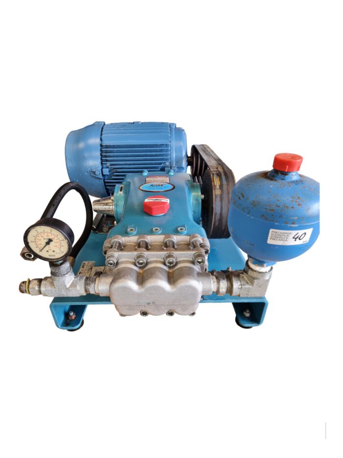 CAT PUMPS Hochdruck Pumpe mit W22 IE1 Drehstrommotor